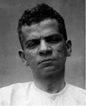 Lima Barreto nasceu no Rio de Janeiro, no dia 13 de maio de 1881. Faleceu na mesma cidade, no dia 01 de novembro de 1922, aos 41 anos de idade.