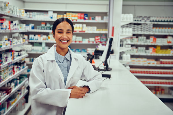 Indústria farmacêutica, hospitais e laboratórios de análises clínicas são oportunidades para o farmacêutico